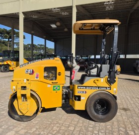 Rolo Compactador Combinado Caterpillar CC4