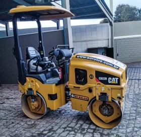 Rolo Compactador Tandem CB 22B
